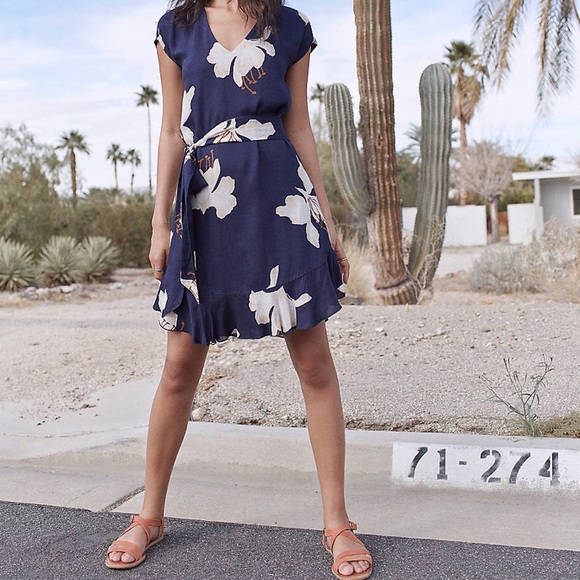 L u c k y  B r a n d • Tropical ruffle dress - Picture 1 of 6